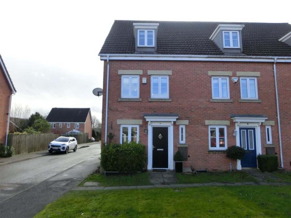 Innisfree Close, Wythall, Birmingham 4 bed townhouse £300,000