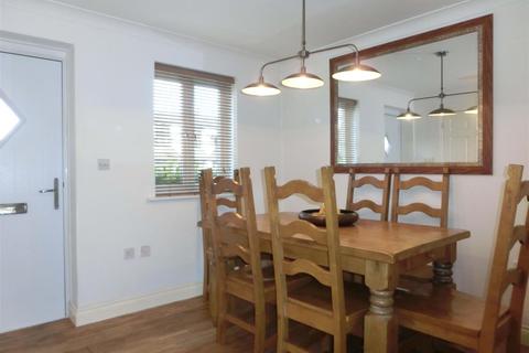 19 Innisfree Close, Wythall, Birmingham, B47 6EW