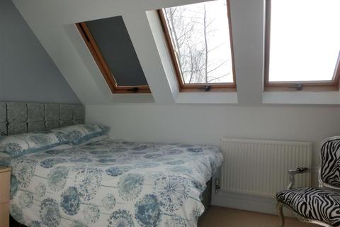 19 Innisfree Close, Wythall, Birmingham, B47 6EW