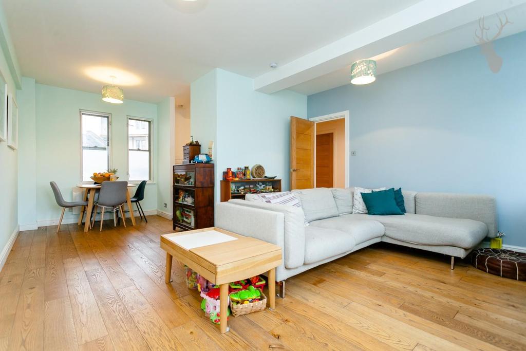 Mission Building, Commercial Road, E14 2 bed flat £1,850 pcm (£427 pw)
