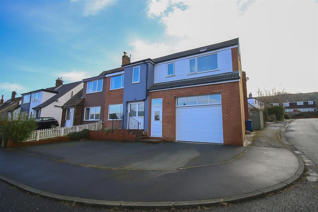 Pasturelands Drive, Billington, Clitheroe 6 bed semidetached house £