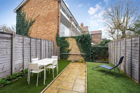7 The Corner, London, W5 3PQ