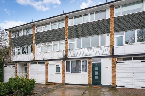 7 The Corner, London, W5 3PQ