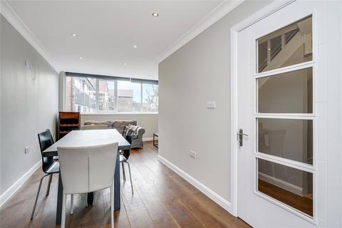 7 The Corner, London, W5 3PQ