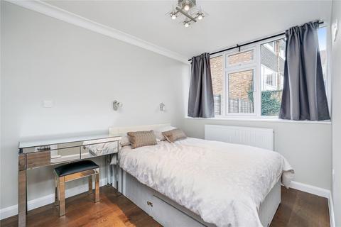 7 The Corner, London, W5 3PQ