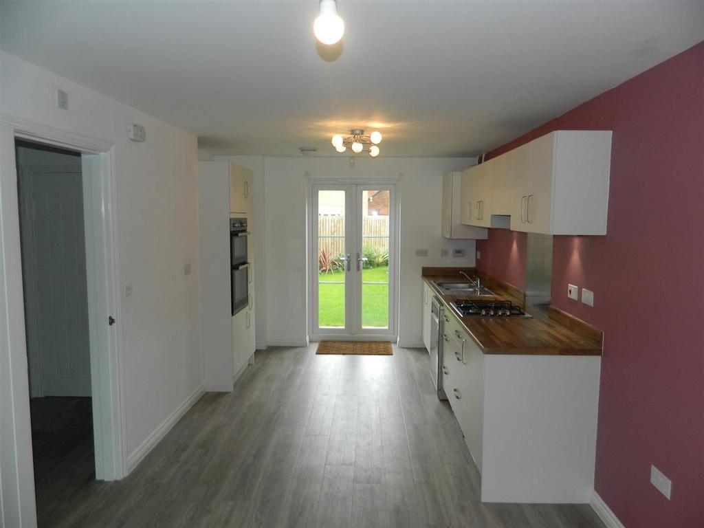 Apple Tree Road, Sowerby, Thirsk 4 bed detached house £1,100 pcm (£