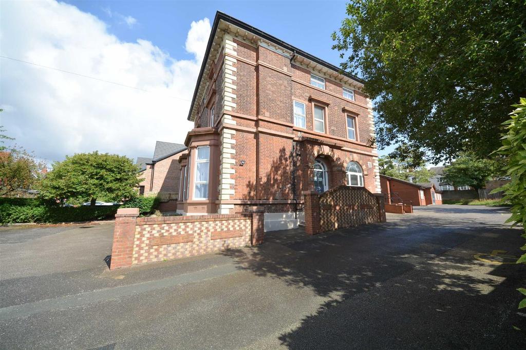 Cowley Hill Lane, St Helens, WA10 2AW 1 bed in a house share to rent £455 pcm (£105 pw)
