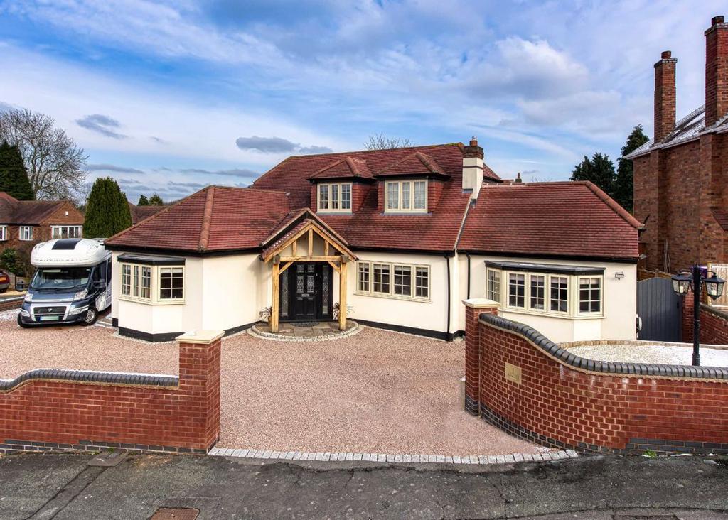 1, Hartill Road, Penn, Wolverhampton... 3 bed detached bungalow £450,000