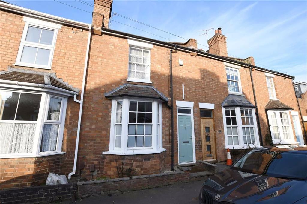 Beaconsfield Street, Leamington Spa 2 bed terraced house £300,000