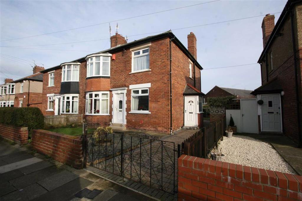 Closefield Grove, Monkseaton, Tyne... 2 bed flat £125,000