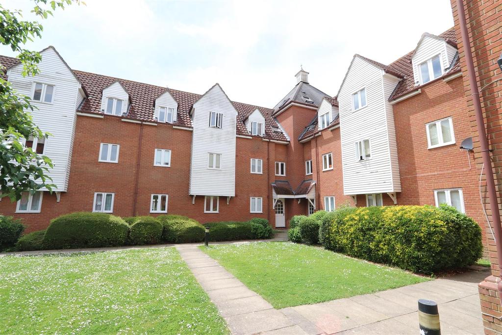 Melba Court, Writtle, Chelmsford 2 bed apartment £215,000