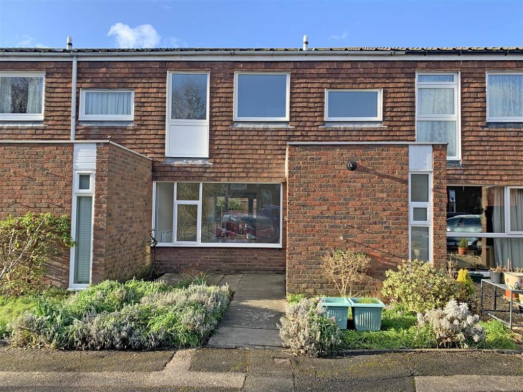 Harrison Close, Reigate 3 bed terraced house £450,000