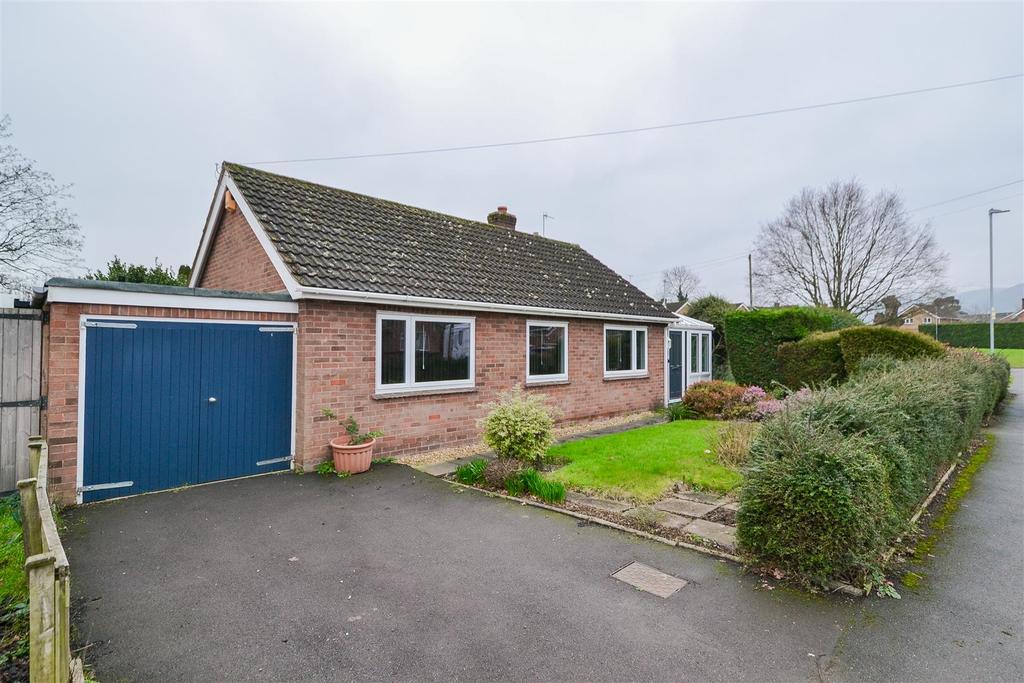 Summerfield Road, Malvern 2 bed detached bungalow £275,000