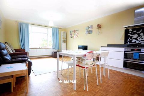 27 West End Court, Pinner, HA5 1BP