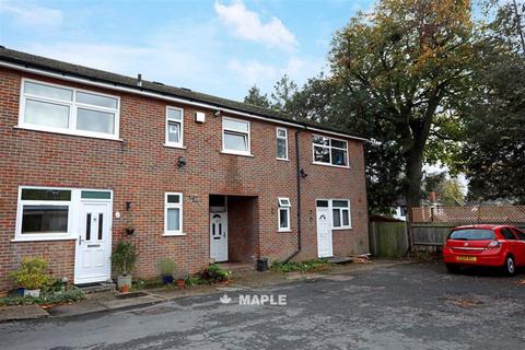 27 West End Court, Pinner, HA5 1BP