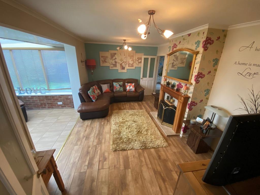 Bryngolau, Tonyrefail Tonyrefail 2 bed detached house £114,950