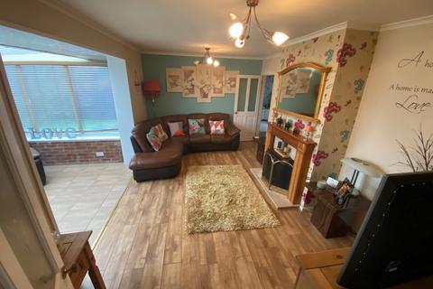 6 Bryngolau, Tonyrefail, Porth, CF39 8HW