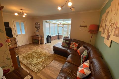 6 Bryngolau, Tonyrefail, Porth, CF39 8HW