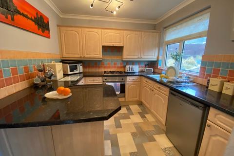 6 Bryngolau, Tonyrefail, Porth, CF39 8HW