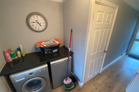 6 Bryngolau, Tonyrefail, Porth, CF39 8HW