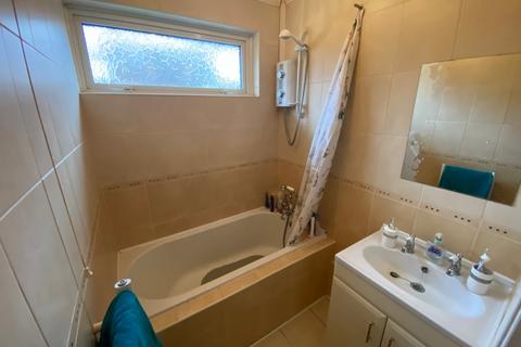 6 Bryngolau, Tonyrefail, Porth, CF39 8HW