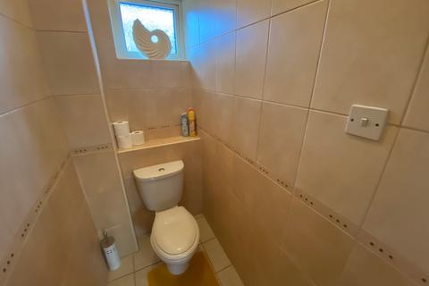6 Bryngolau, Tonyrefail, Porth, CF39 8HW