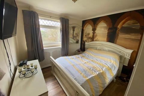 6 Bryngolau, Tonyrefail, Porth, CF39 8HW