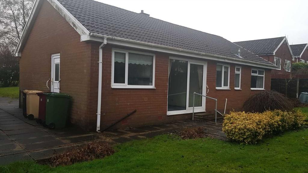 Cambourne Drive, Bolton 3 bed bungalow £795 pcm (£183 pw)