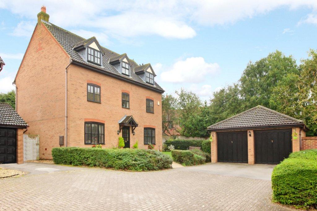 Angora Close, Shenley Brook End, Milton Keynes, Buckinghamshire, MK5 5