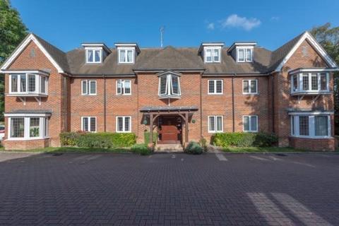 2 bedroom apartment to rent, Portsmouth Road