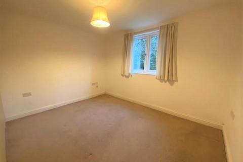 2 bedroom apartment to rent, Portsmouth Road