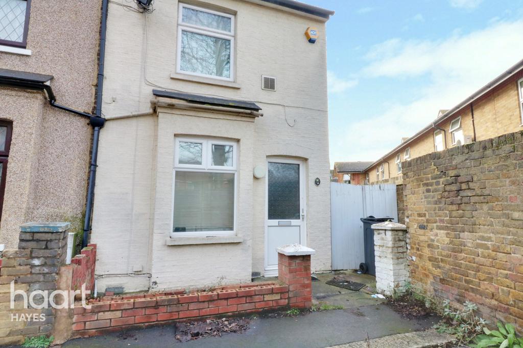 Upton Road, Hounslow 2 bed end of terrace house £400,000