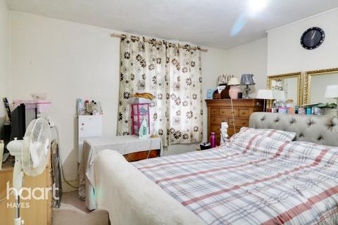 16 Upton Road, Hounslow, TW3 3HP