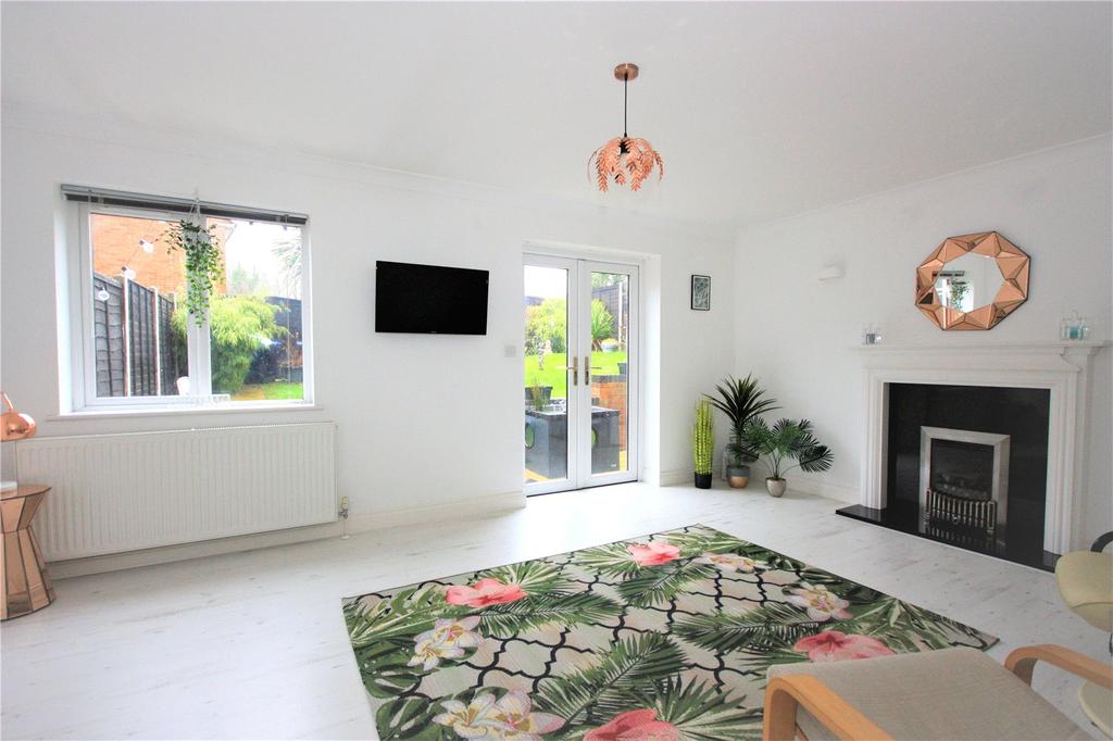 High Lawn Way, Havant, PO9 3 bed end of terrace house £270,000