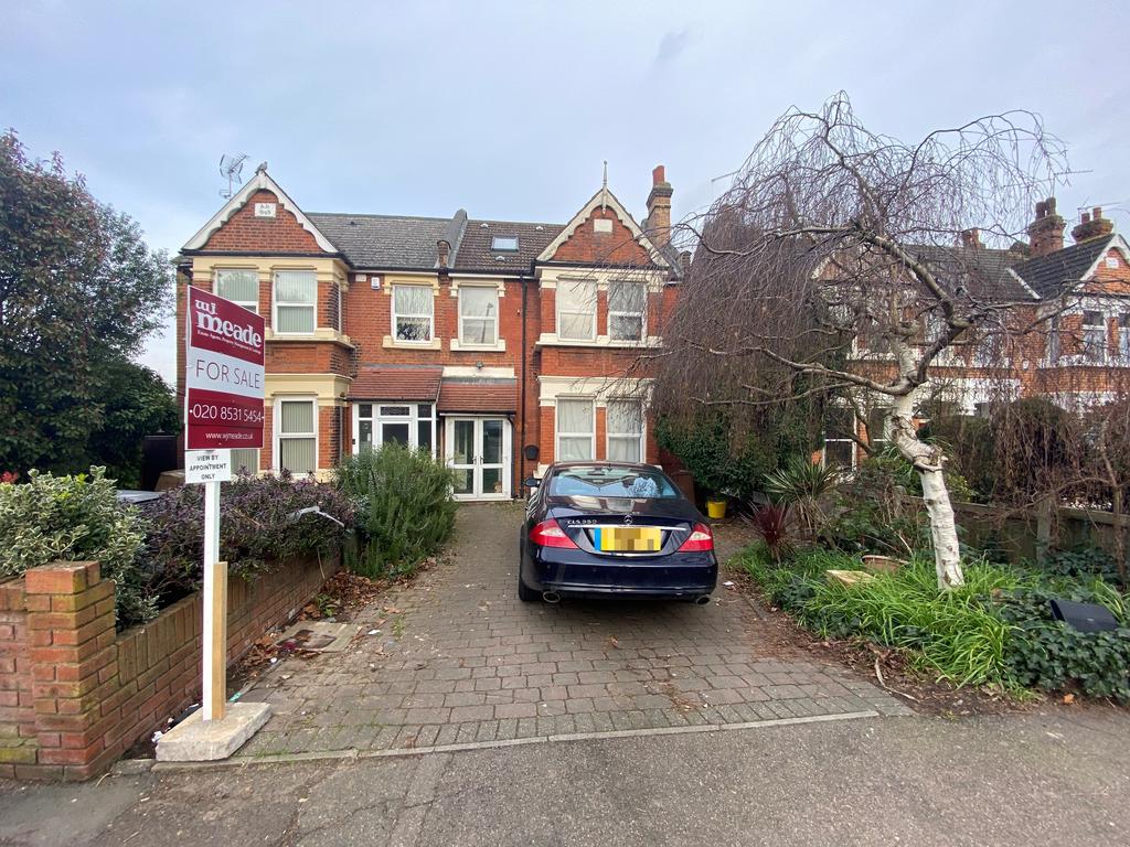Falmouth Avenue, Highams Park, E4 5 bed semidetached house for sale