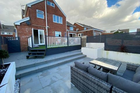 10 Parklands Crescent, Tonyrefail, Porth, CF39 8PF