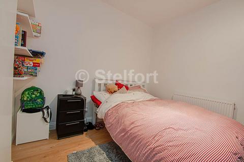 2 bedroom flat to rent, Junction Road, London, N19