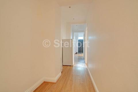 2 bedroom flat to rent, Junction Road, London, N19