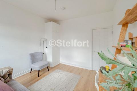 2 bedroom apartment to rent, Holloway Road, London, N19