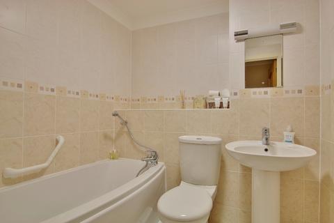 Flat 4, Palmerston House Botley Road, Romsey, SO51 5TA