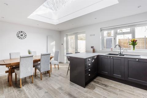 45 Oakfields, Walliswood, Dorking, RH5 5RQ
