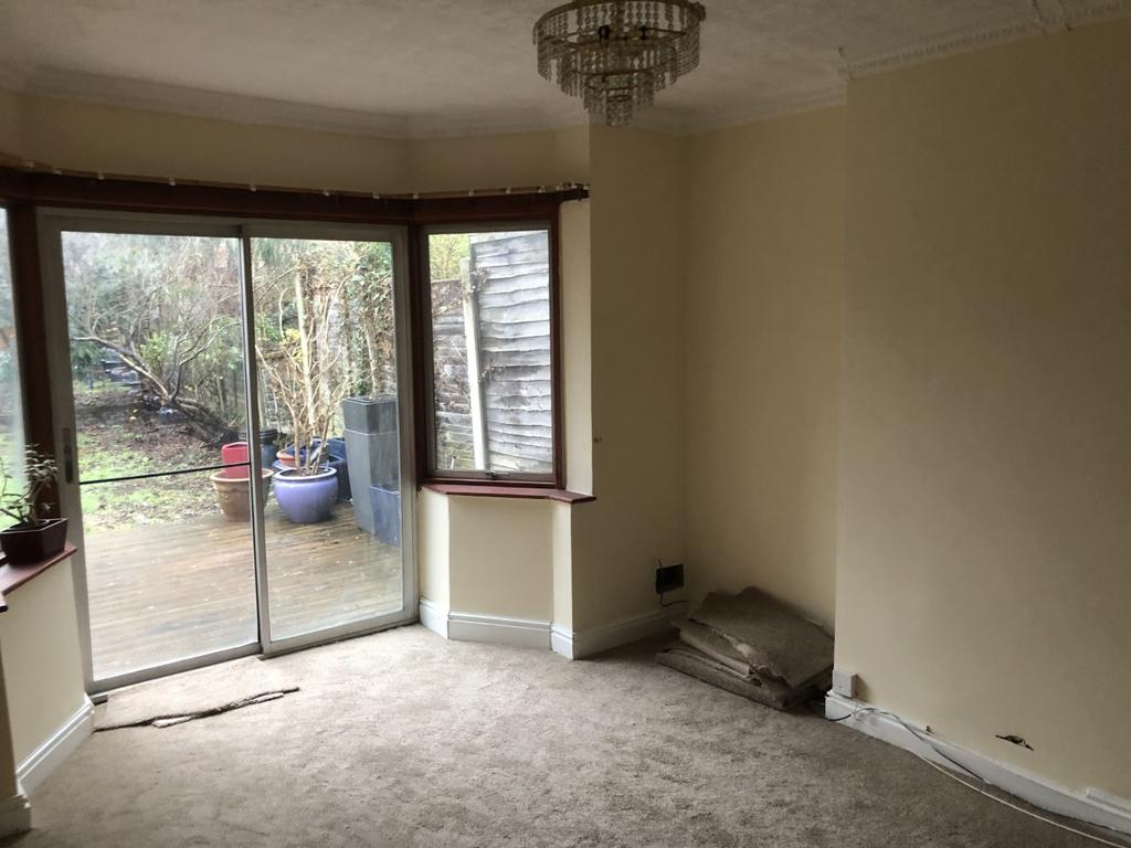 129 barrows Lane lounge 3