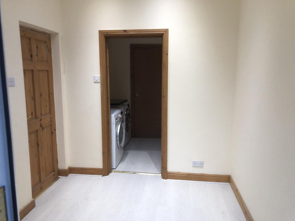 129 barrows lane internal 2.JPG