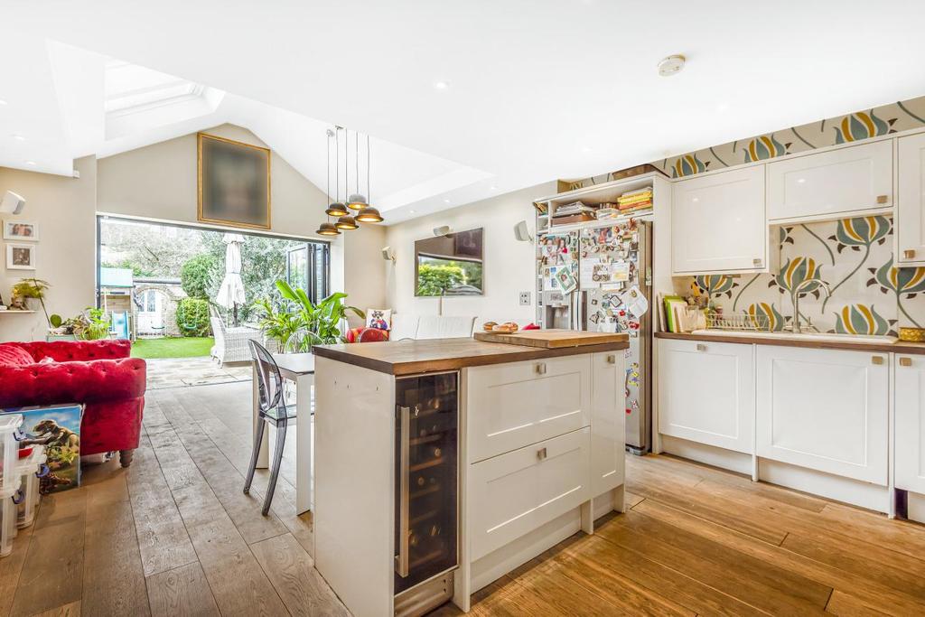 Victory Road, Wimbledon 3 bed terraced house £865,000