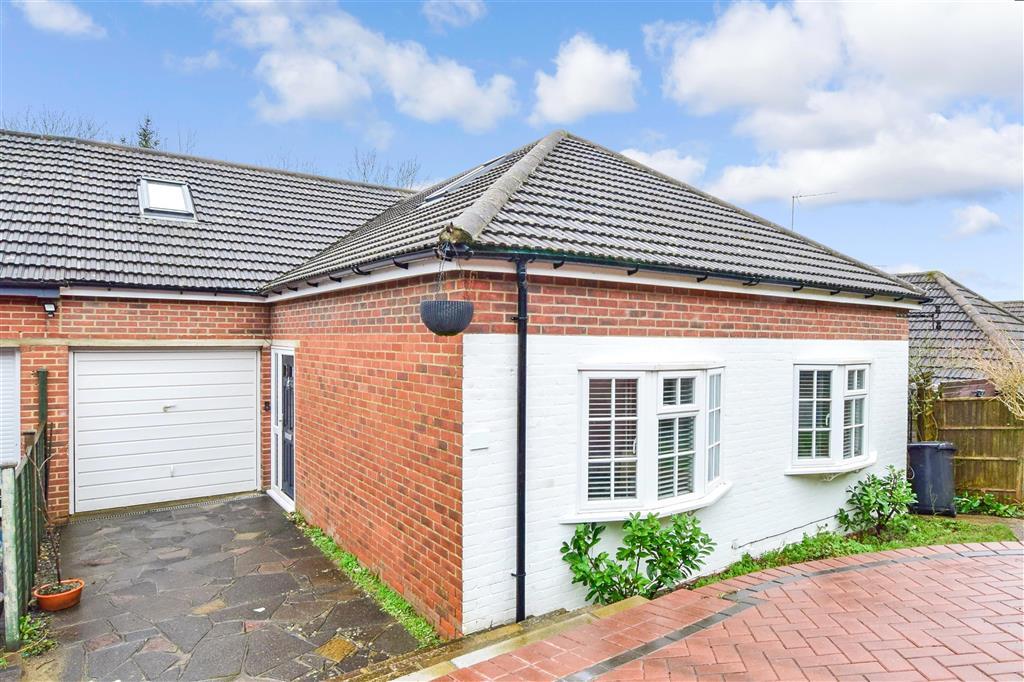 Coulsdon Road, Old Coulsdon, Surrey 5 bed semidetached bungalow £625,000