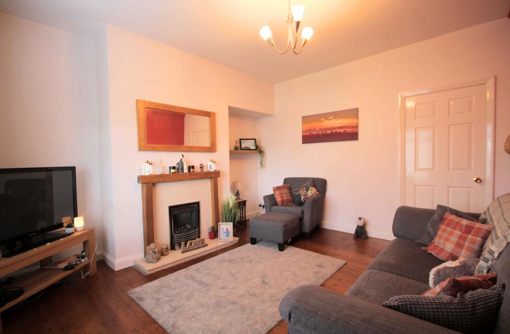 53 Laund Road, Salendine Nook... 2 bed terraced house £140,000