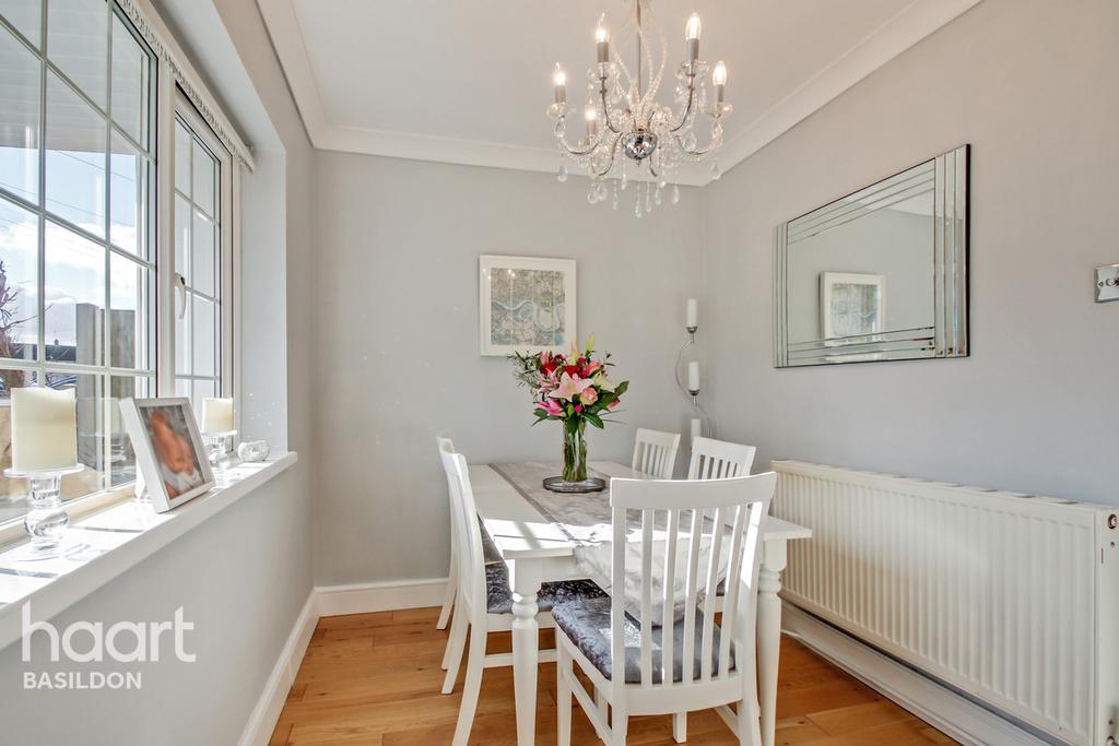 Kathleen Ferrier Crescent, Basildon 3 bed semidetached house £315,000