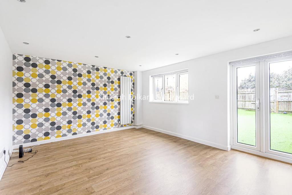 Selborne Road, Southgate 5 bed terraced house £650,000