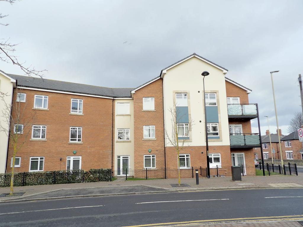 Redwood Avenue, South Shields, Tyne... 2 bed flat £110,000