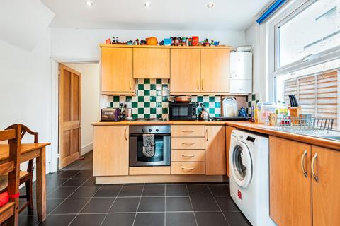 13 Avarn Road, London, SW17 9HB